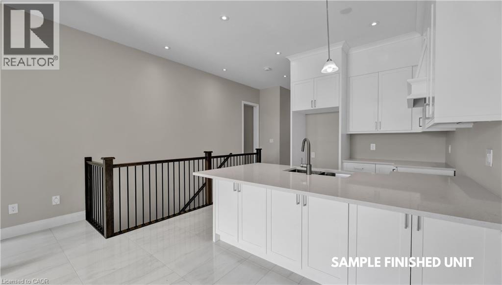 924 GARDEN COURT Crescent