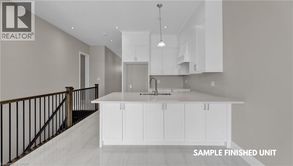 924 GARDEN COURT Crescent