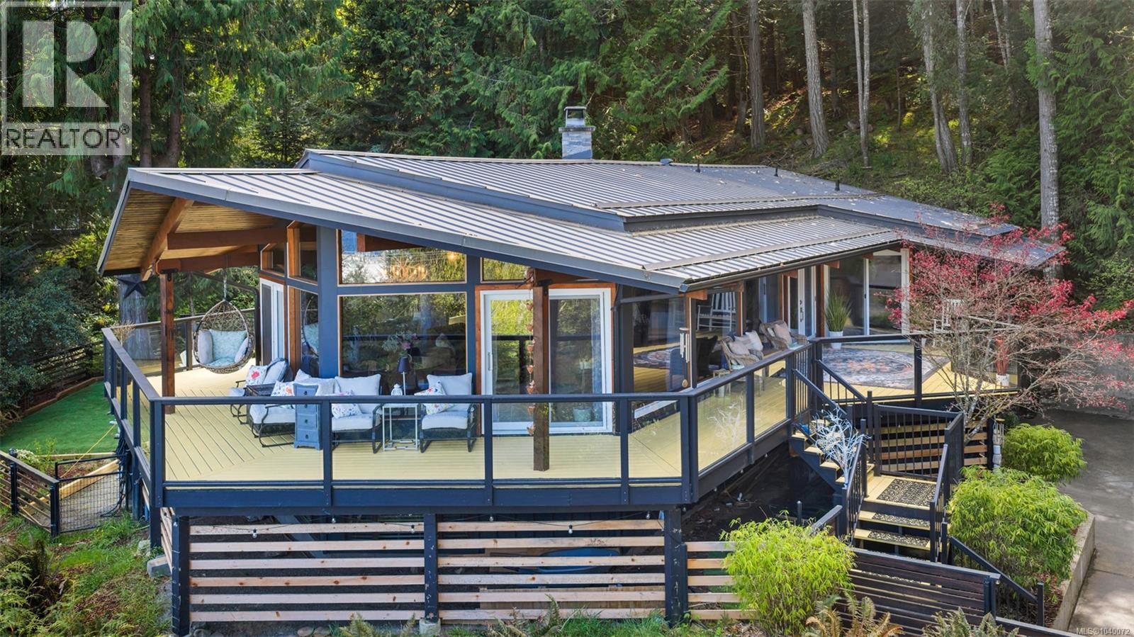 6156 Genoa Bay Rd