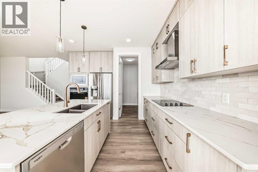 100 Corner Glen Manor NE