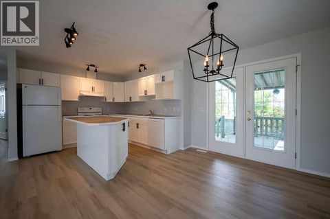 269 Strathford Crescent Strathmore AB T1P1N9