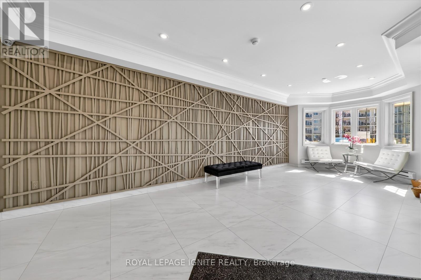 215 - 80 SHIPWAY AVENUE