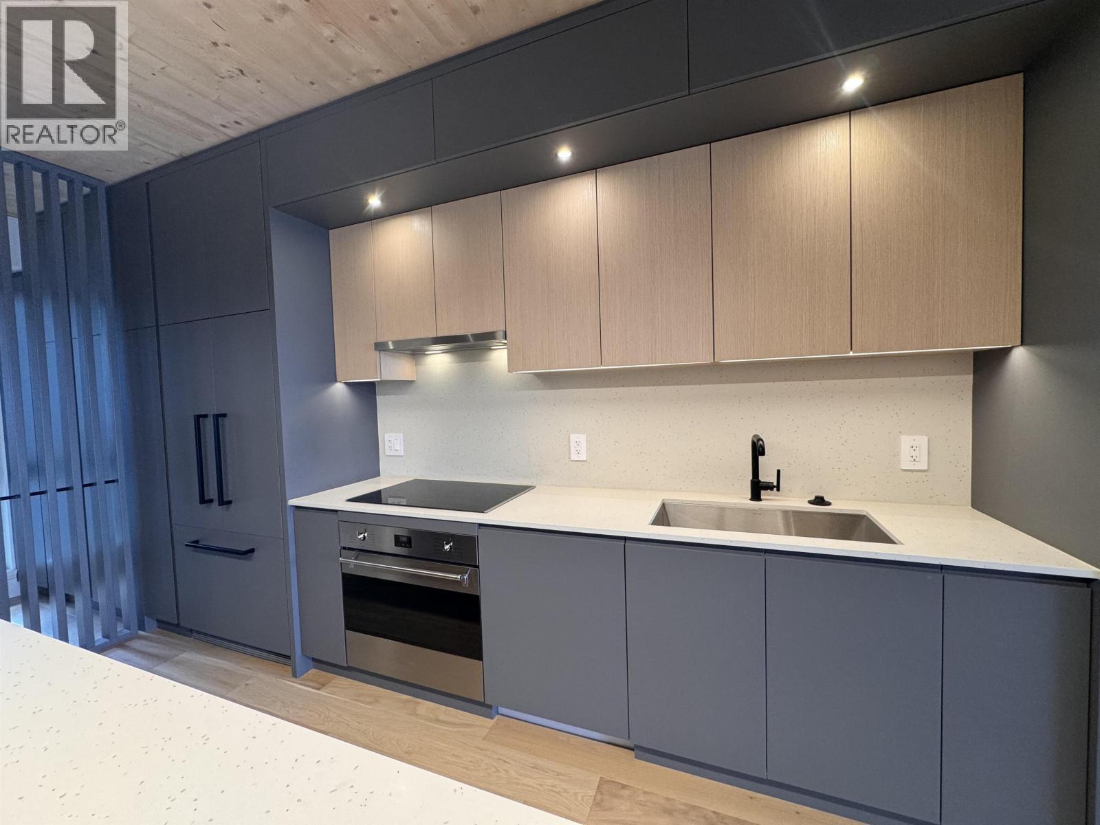 316 310 SALTER STREET