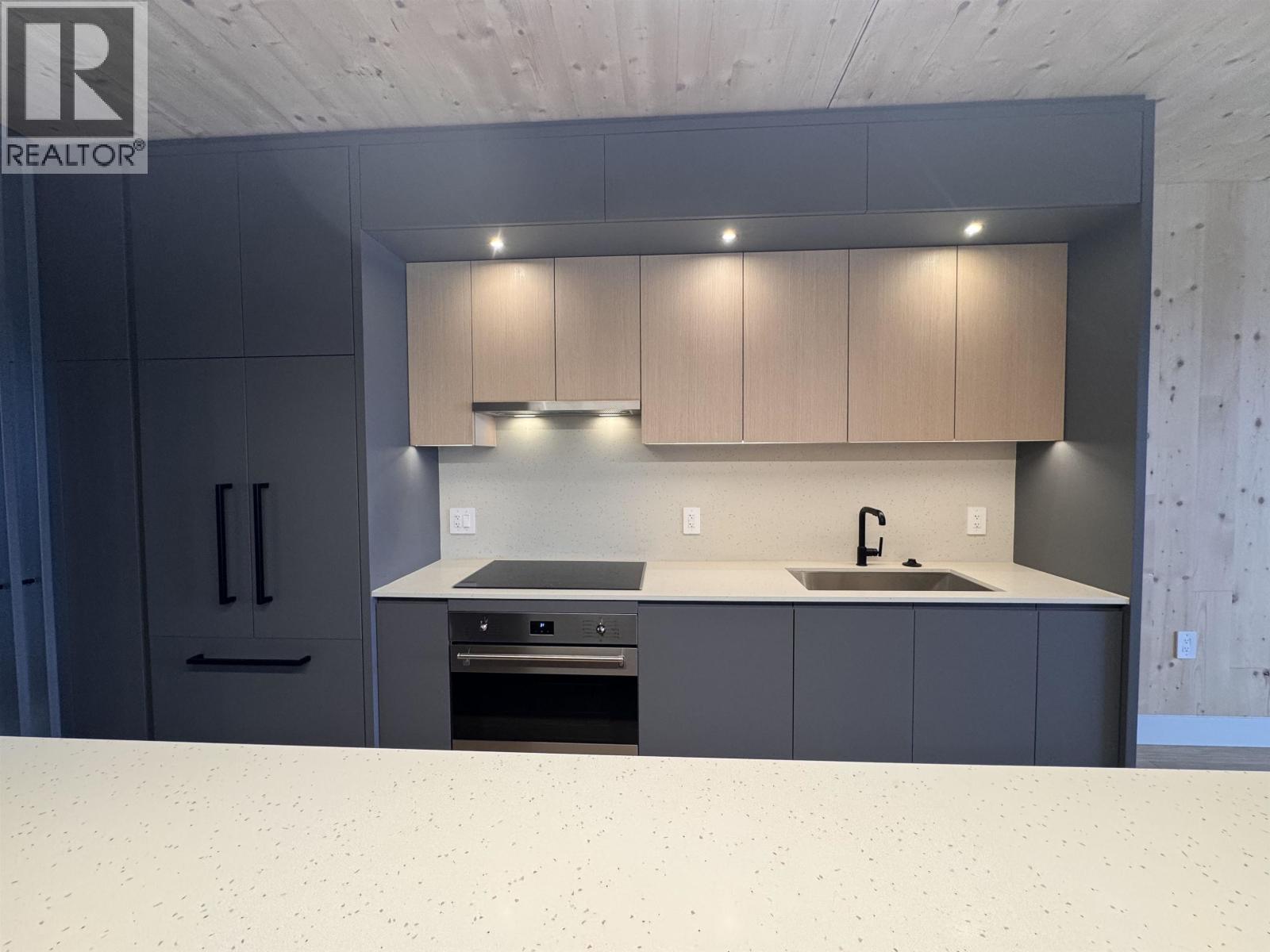 316 310 SALTER STREET