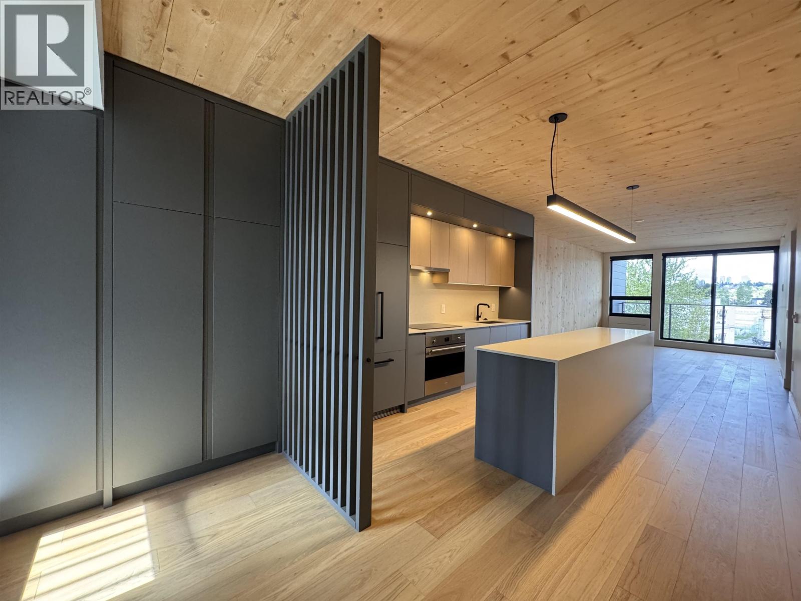 316 310 SALTER STREET