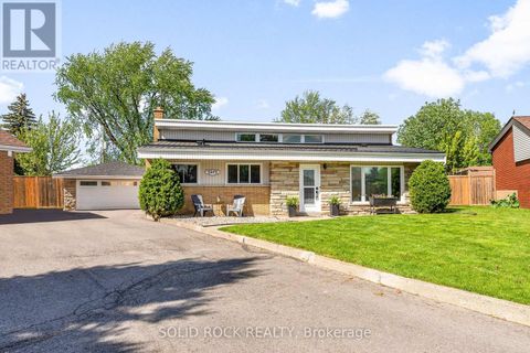 1377 TOULON STREET Ottawa ON K1E1J2