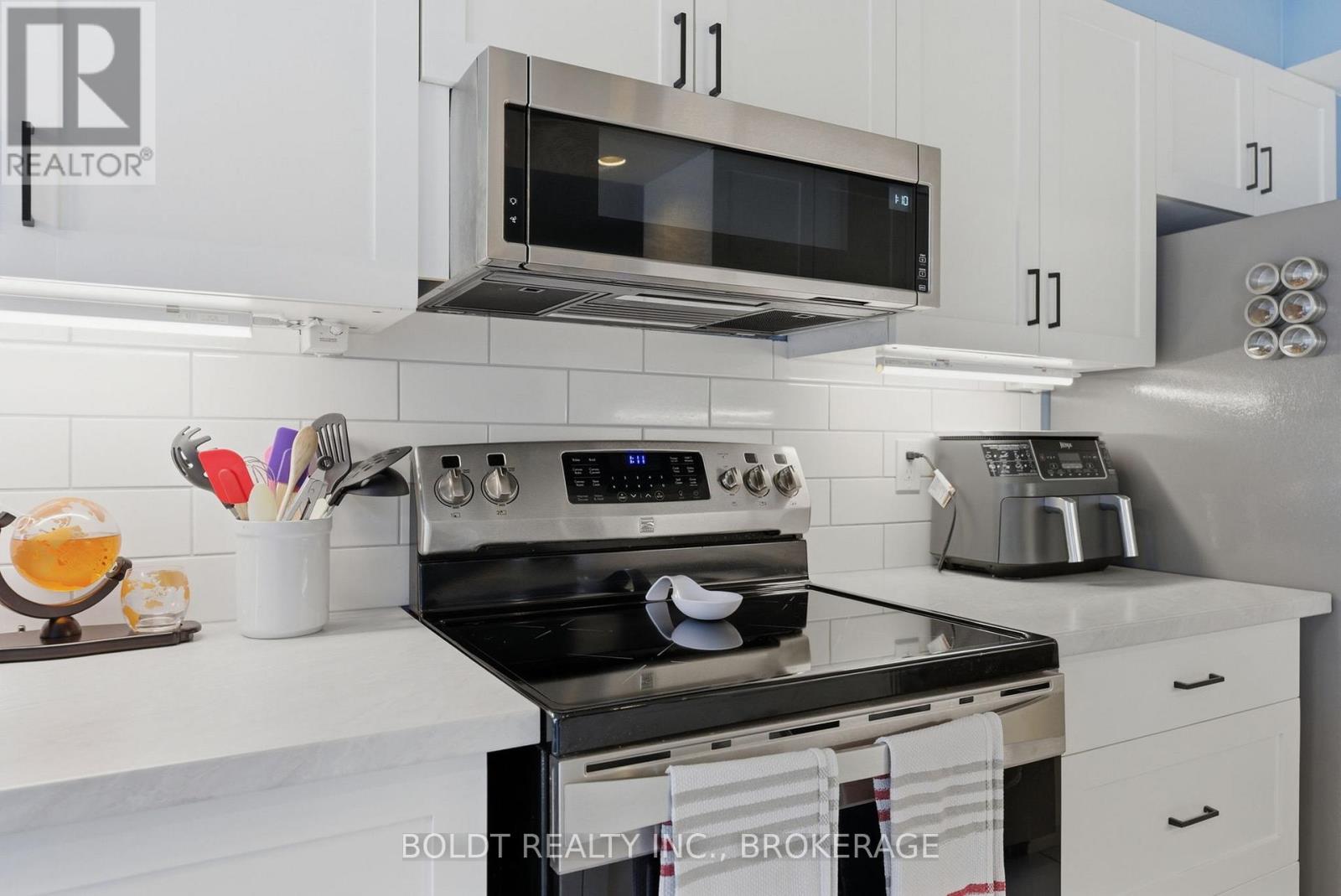 202 - 10 AJAX STREET