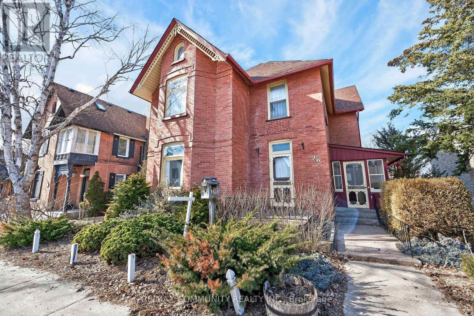 Photo 1 of 33 — 28 QUEEN STREET, Innisfil (Cookstown), ON L0L1L0