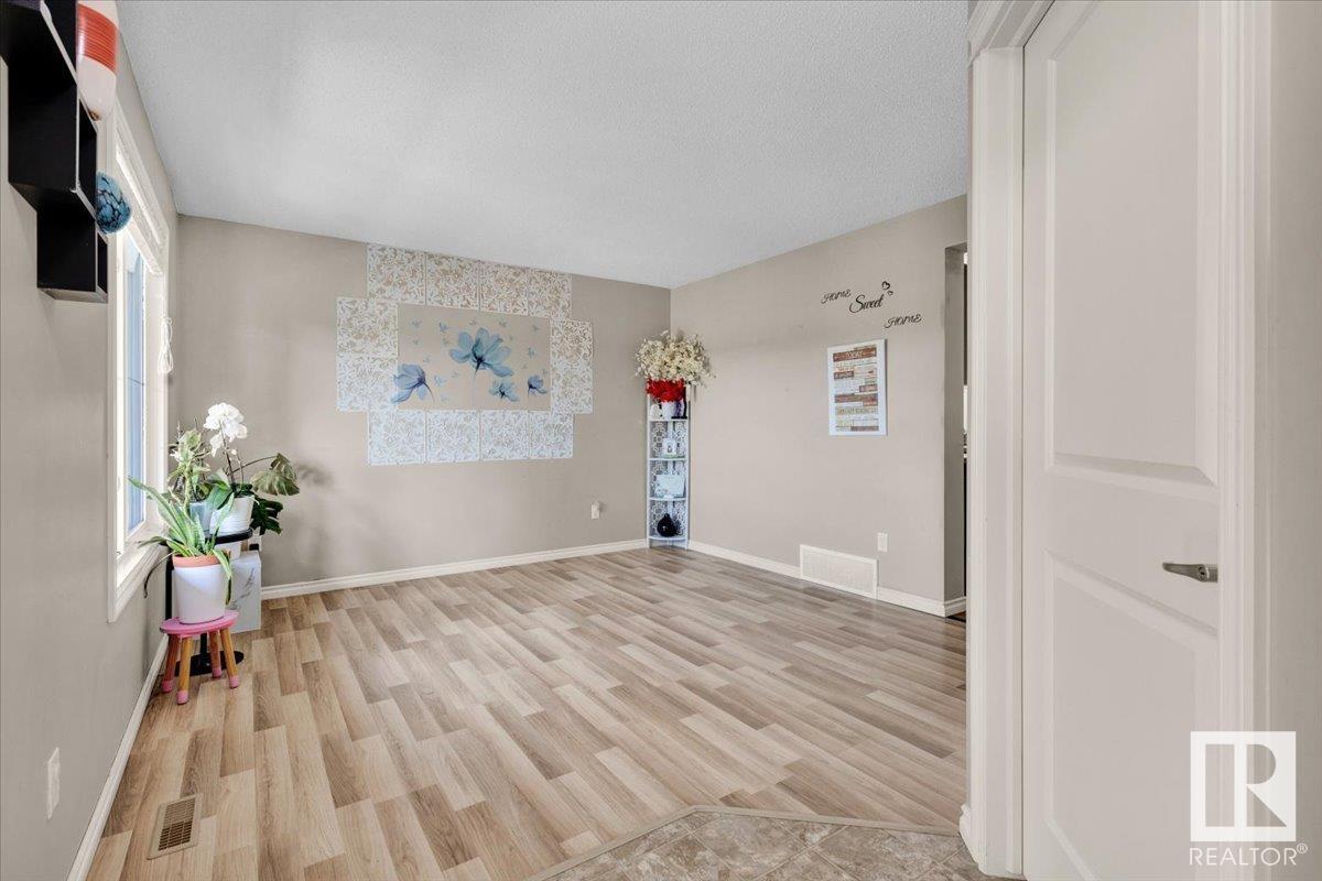 1562 34A AV NW