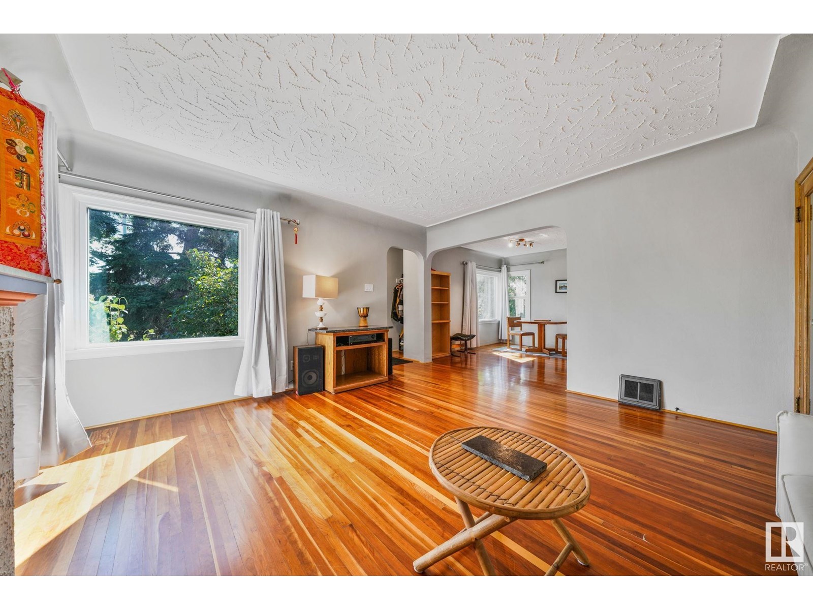 11522 101 ST NW