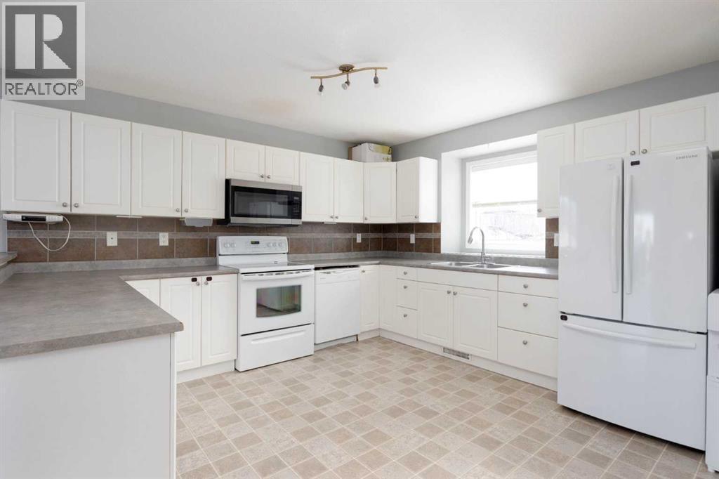 128 Parry Crescent