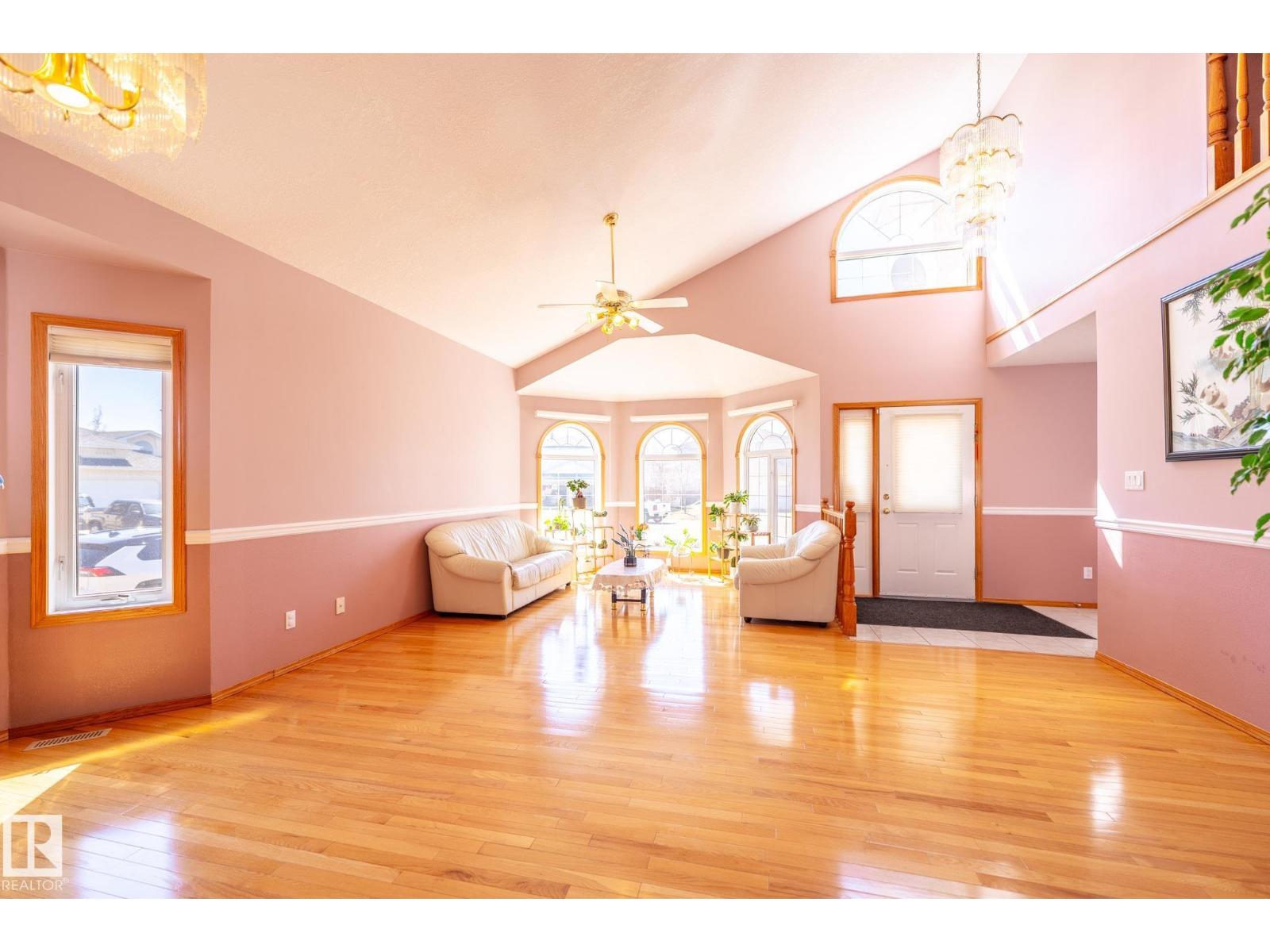 5736 161 AV NW