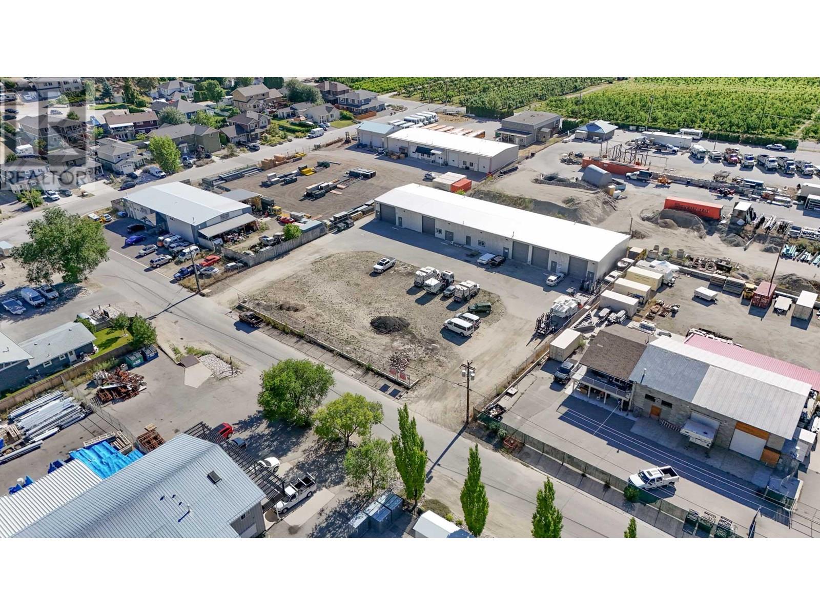 9207 James Avenue Unit# Yard Space