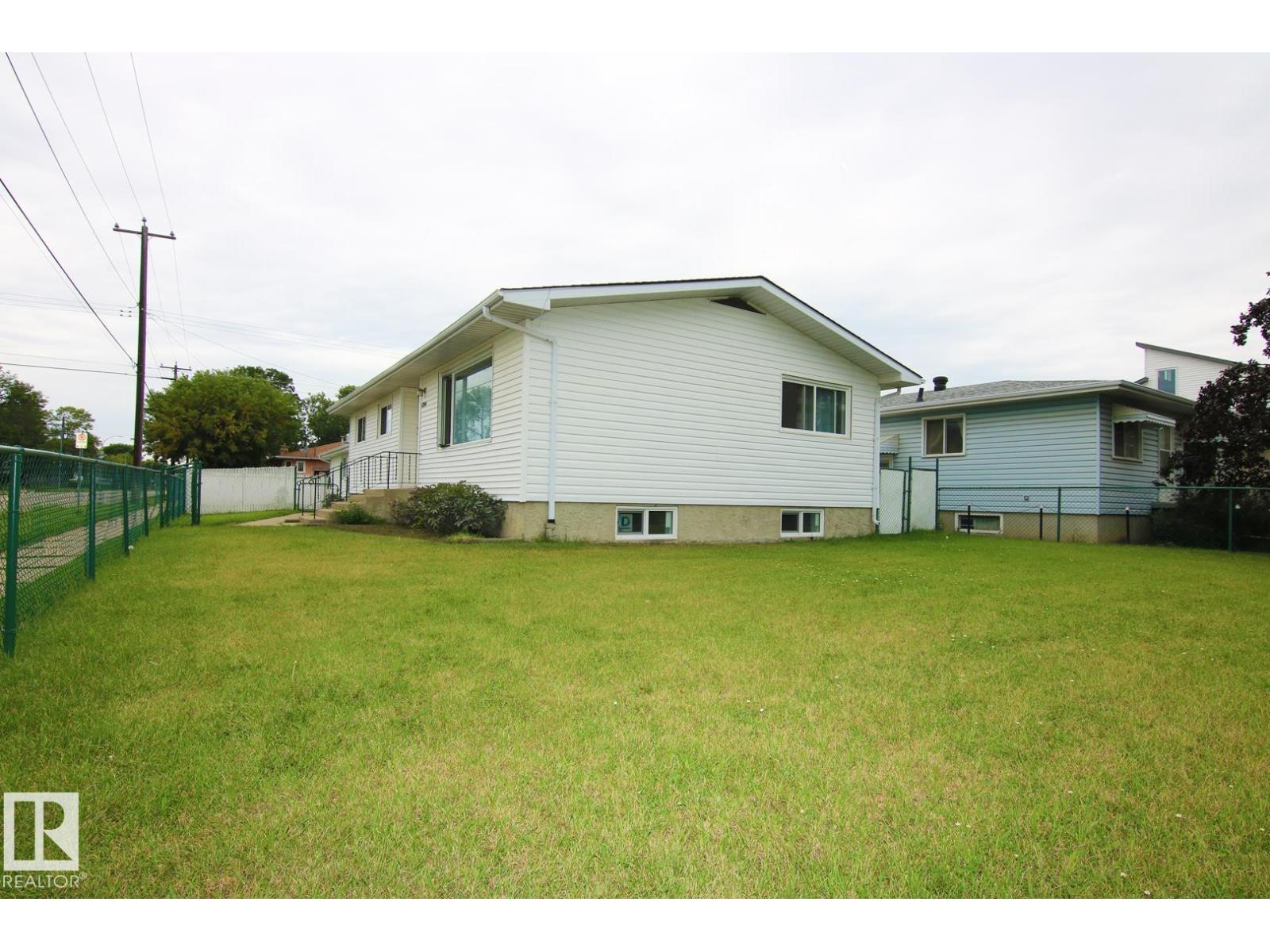 4304 121 AV NW
