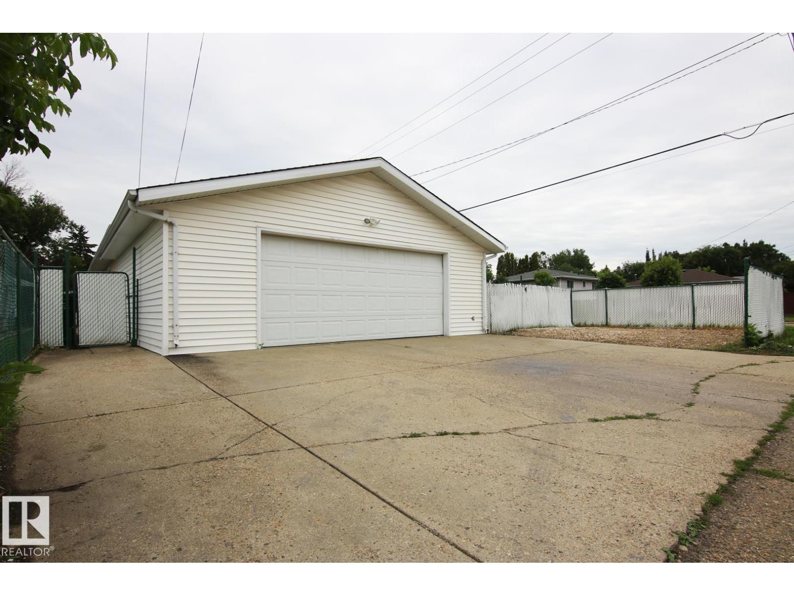 4304 121 AV NW