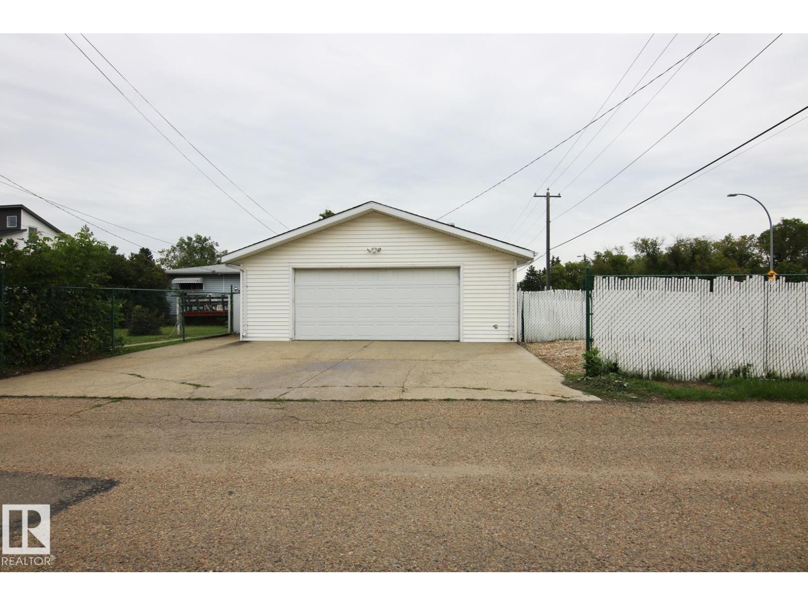 4304 121 AV NW