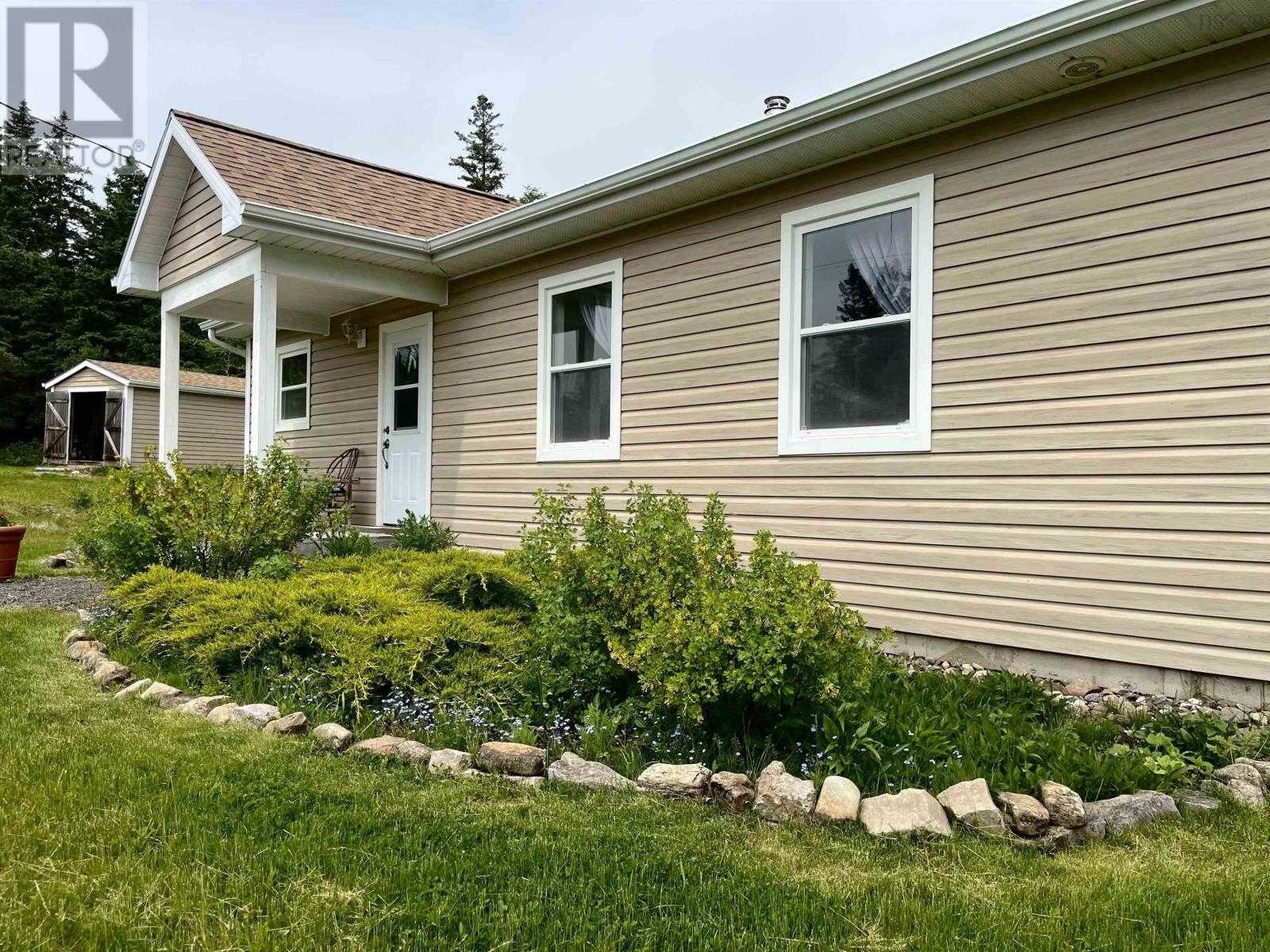 1045 North Side Loch Lomond Road