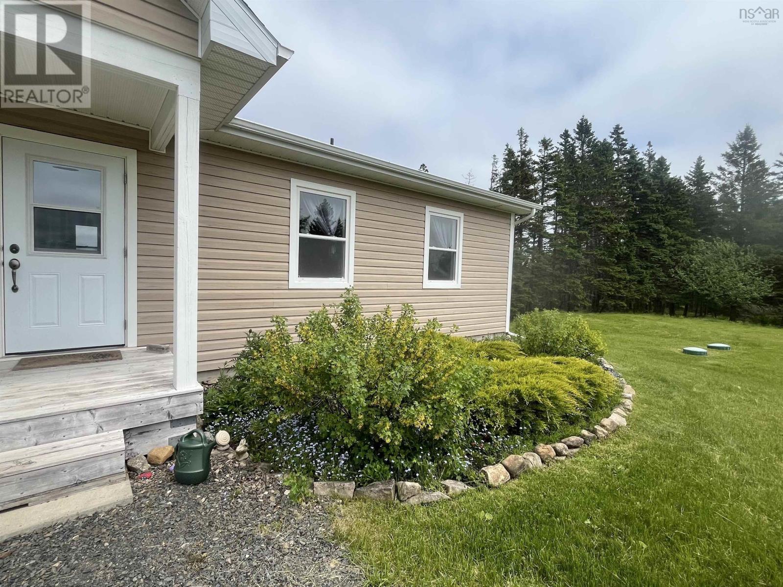 1045 North Side Loch Lomond Road