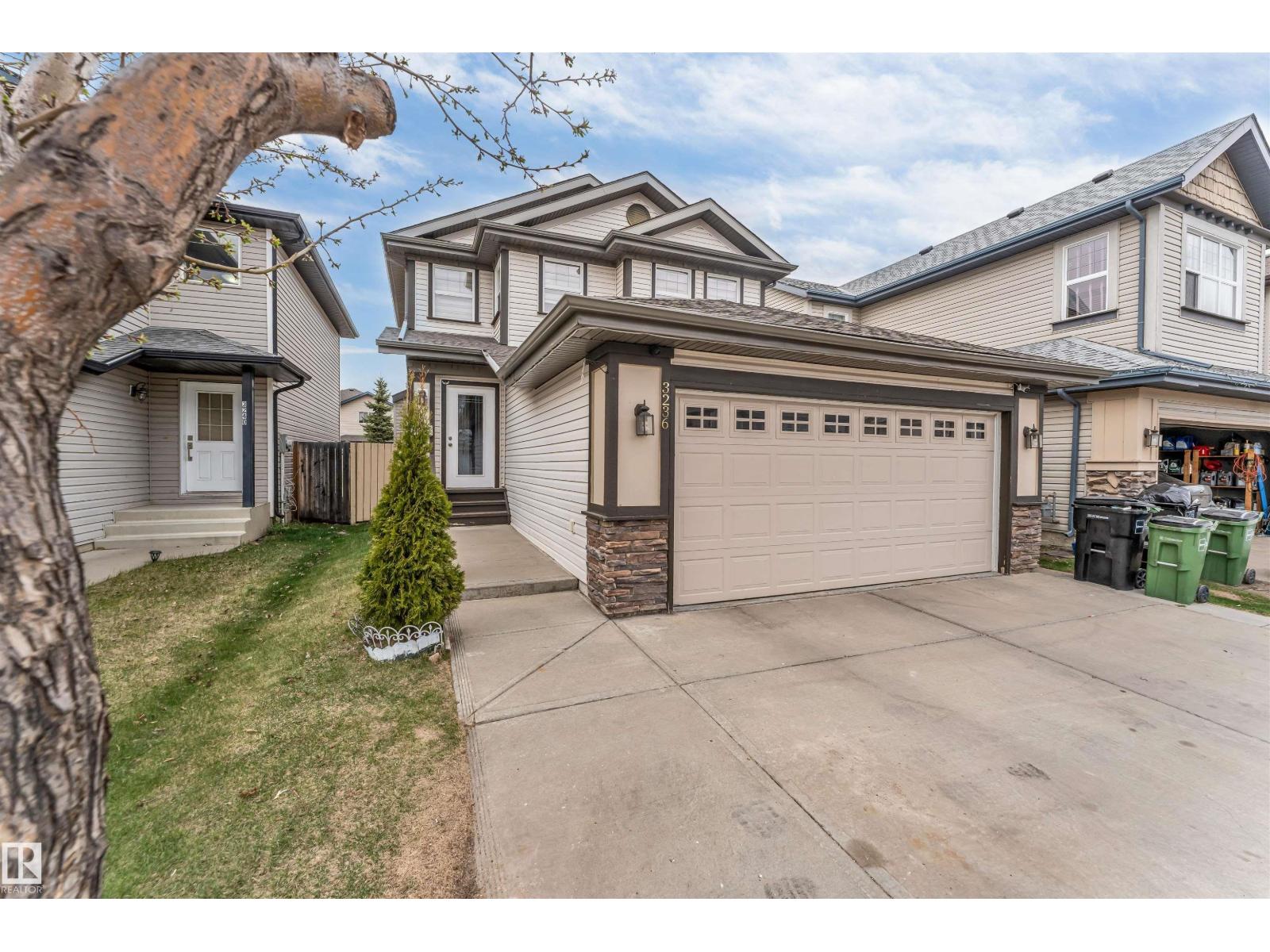 3236 26 AV NW