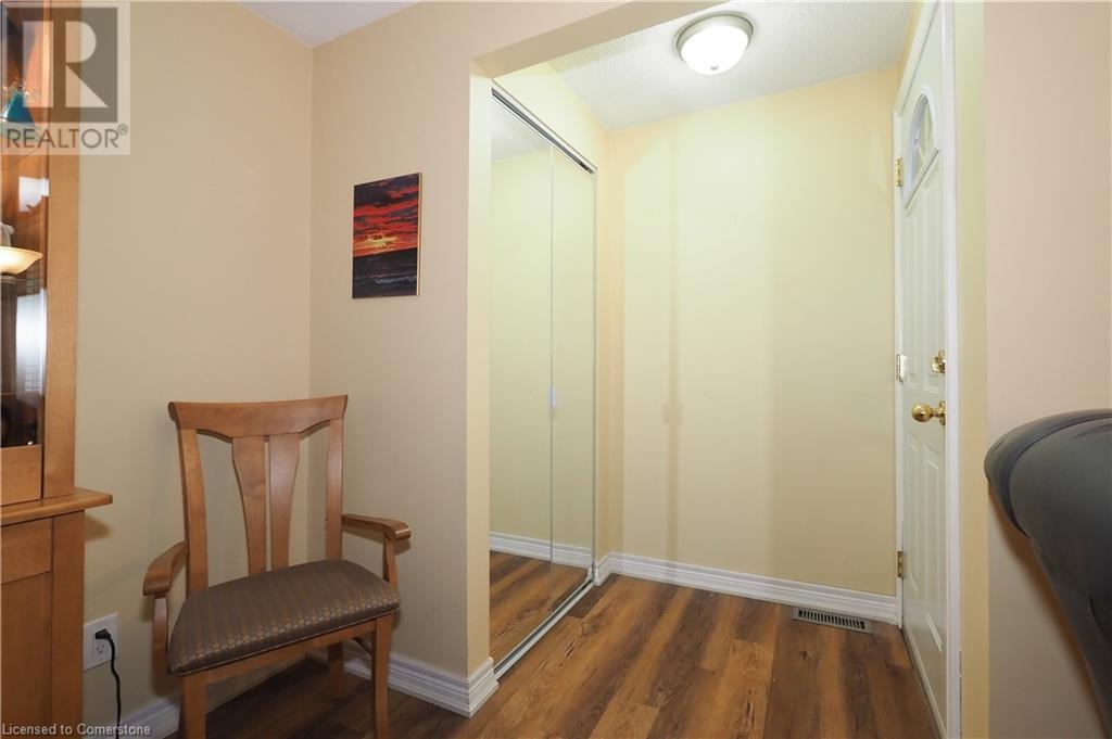 285 SANDOWNE Drive Unit# 33