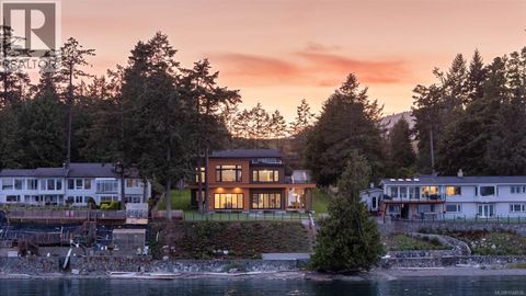 8213 Lochside Dr Central Saanich BC V8M1T9