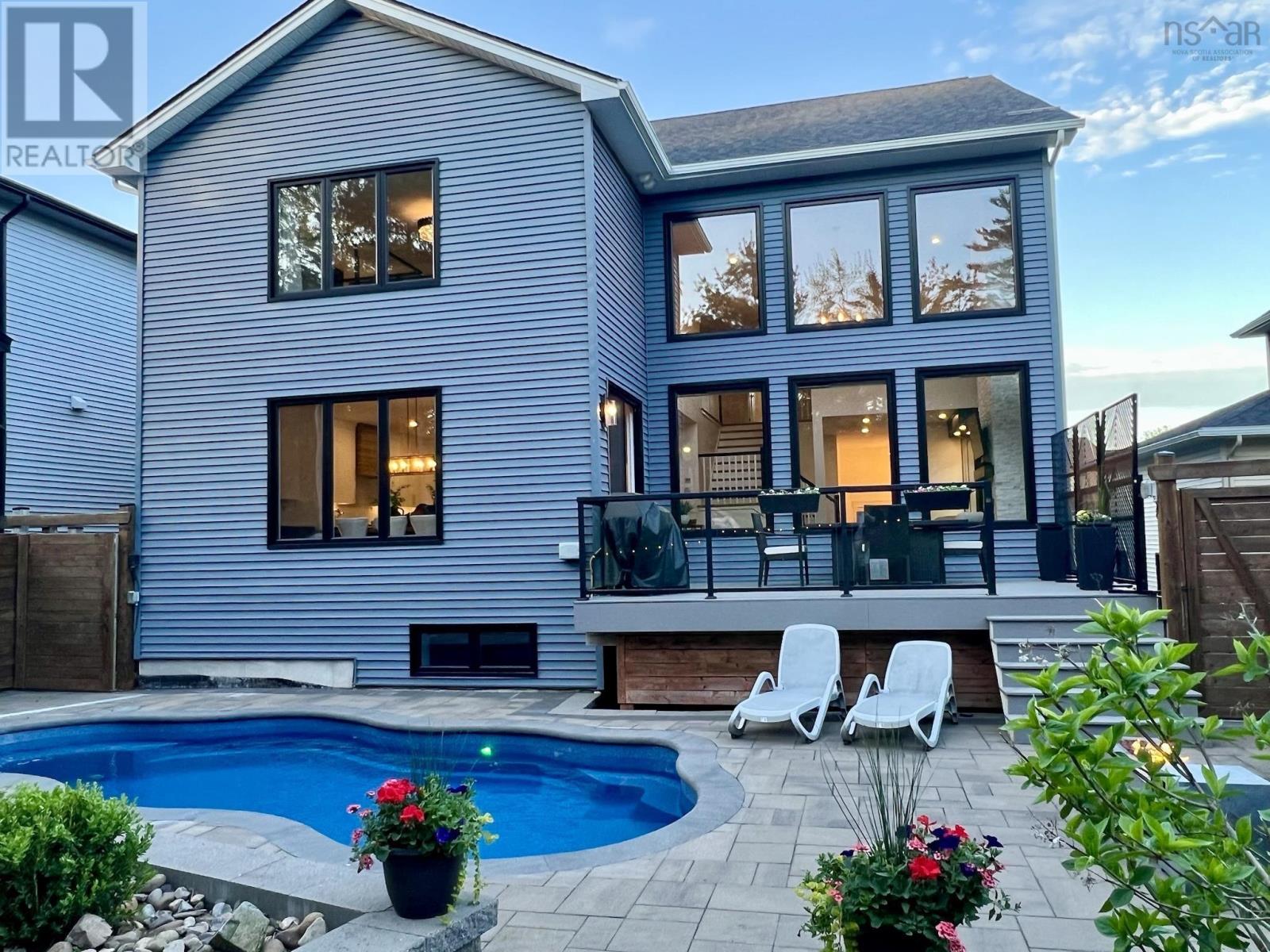49 Crownridge Drive