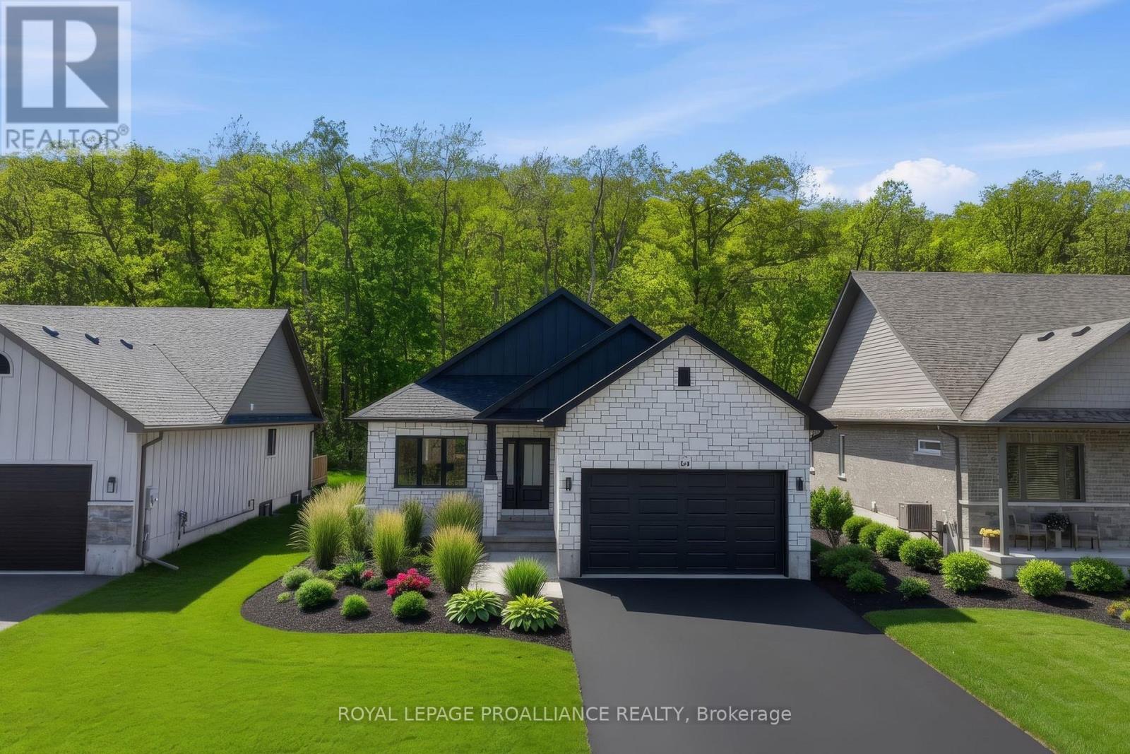 Photo 1 of 41 — 64 RIVERSIDE TRAIL, Trent Hills (Campbellford), ON K0L1L0