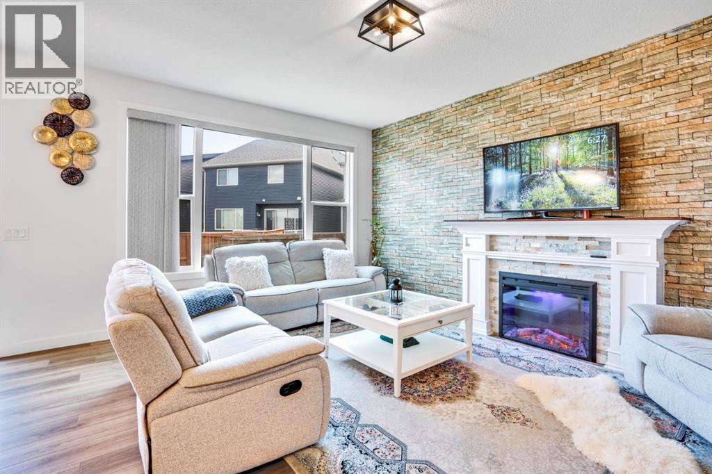 353 Walcrest View SE