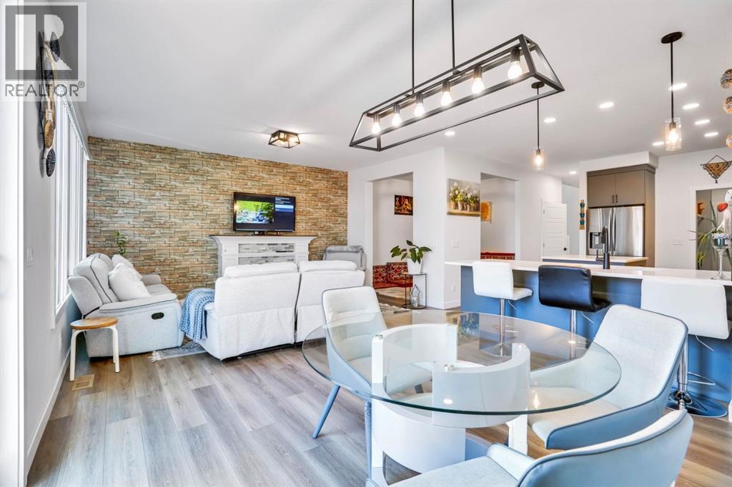 353 Walcrest View SE