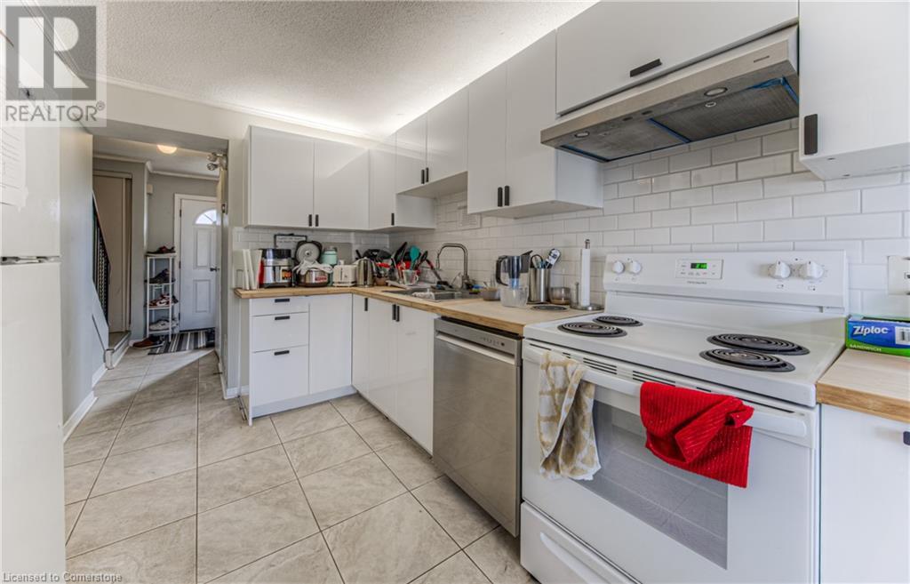 121 UNIVERSITY Avenue E Unit# 9