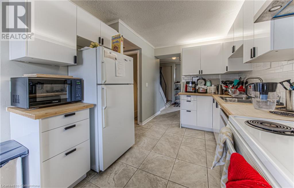 121 UNIVERSITY Avenue E Unit# 9