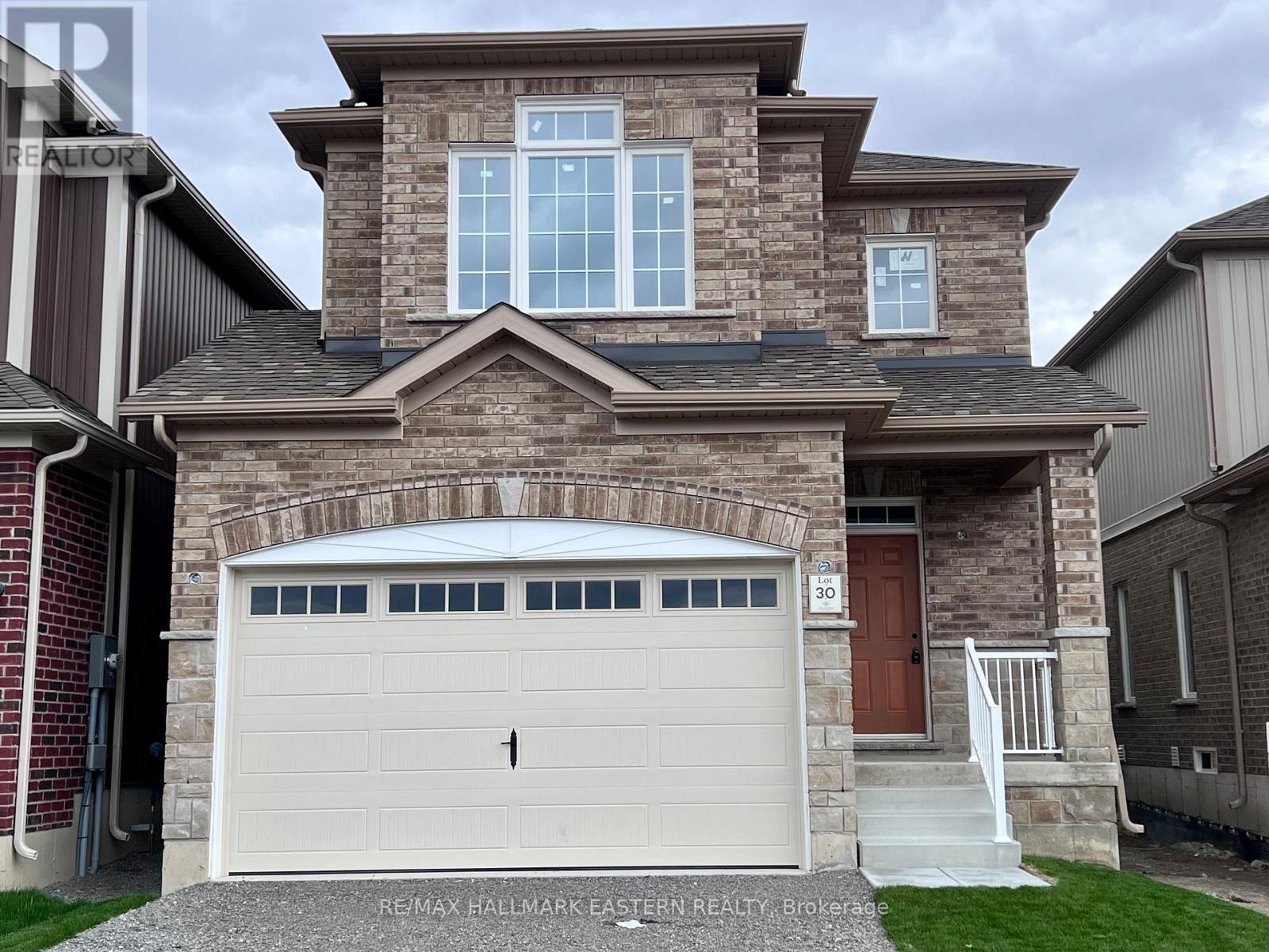 Photo 1 of 10 — 30 COLDBROOK DRIVE, Cavan Monaghan (Millbrook Village), ON L0A1G0