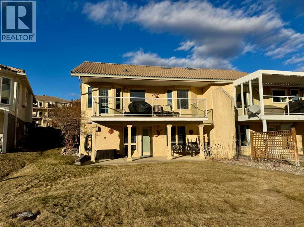 211 Canyon Boulevard W