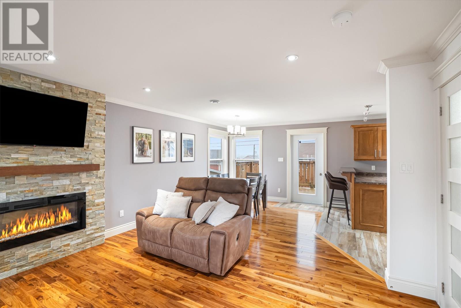6 Willow Bend Close