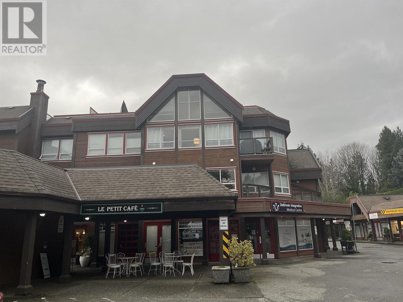 104 3711 DELBROOK AVENUE