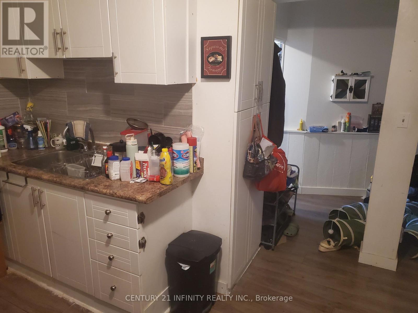 2 - 134 SIMCOE STREET S