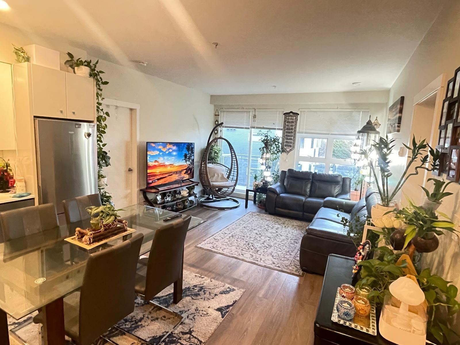 213 10838 WHALLEY BOULEVARD