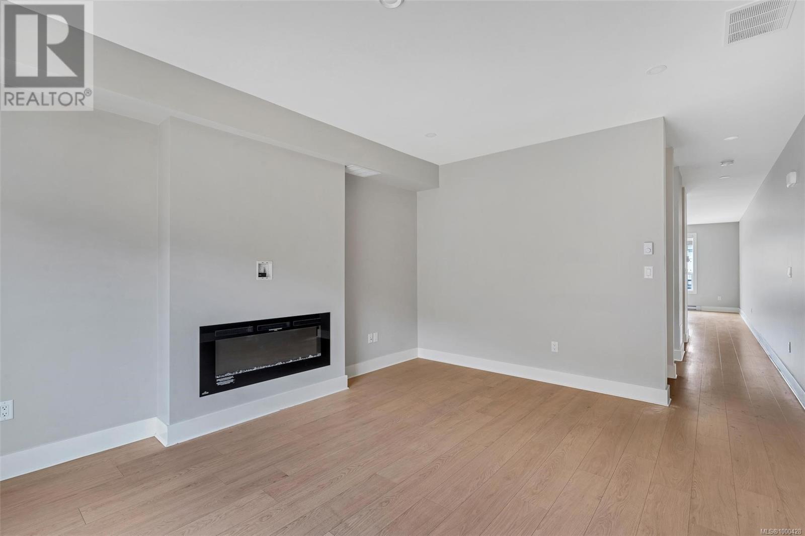 951 Warbler Close