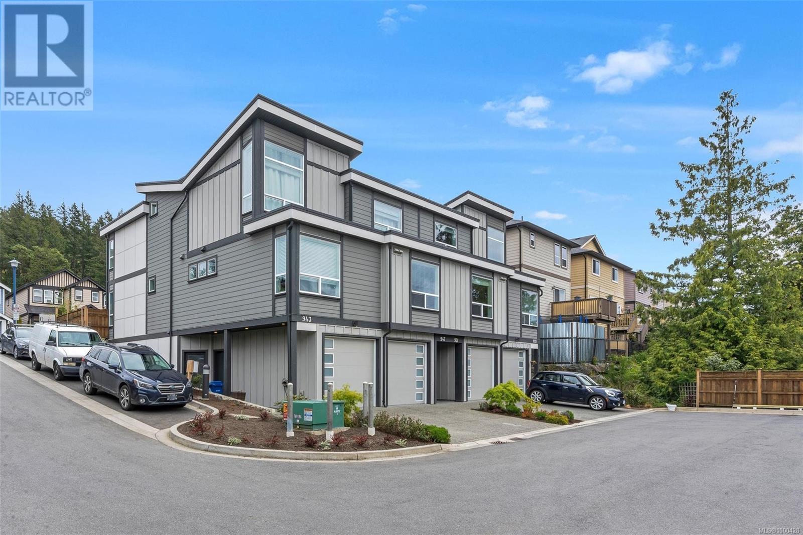 951 Warbler Close