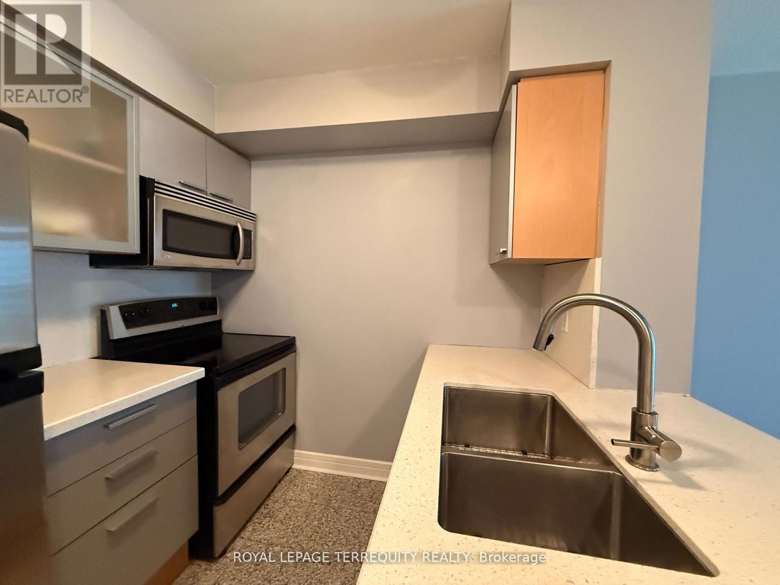 1711 - 16 HARRISON GARDEN BOULEVARD