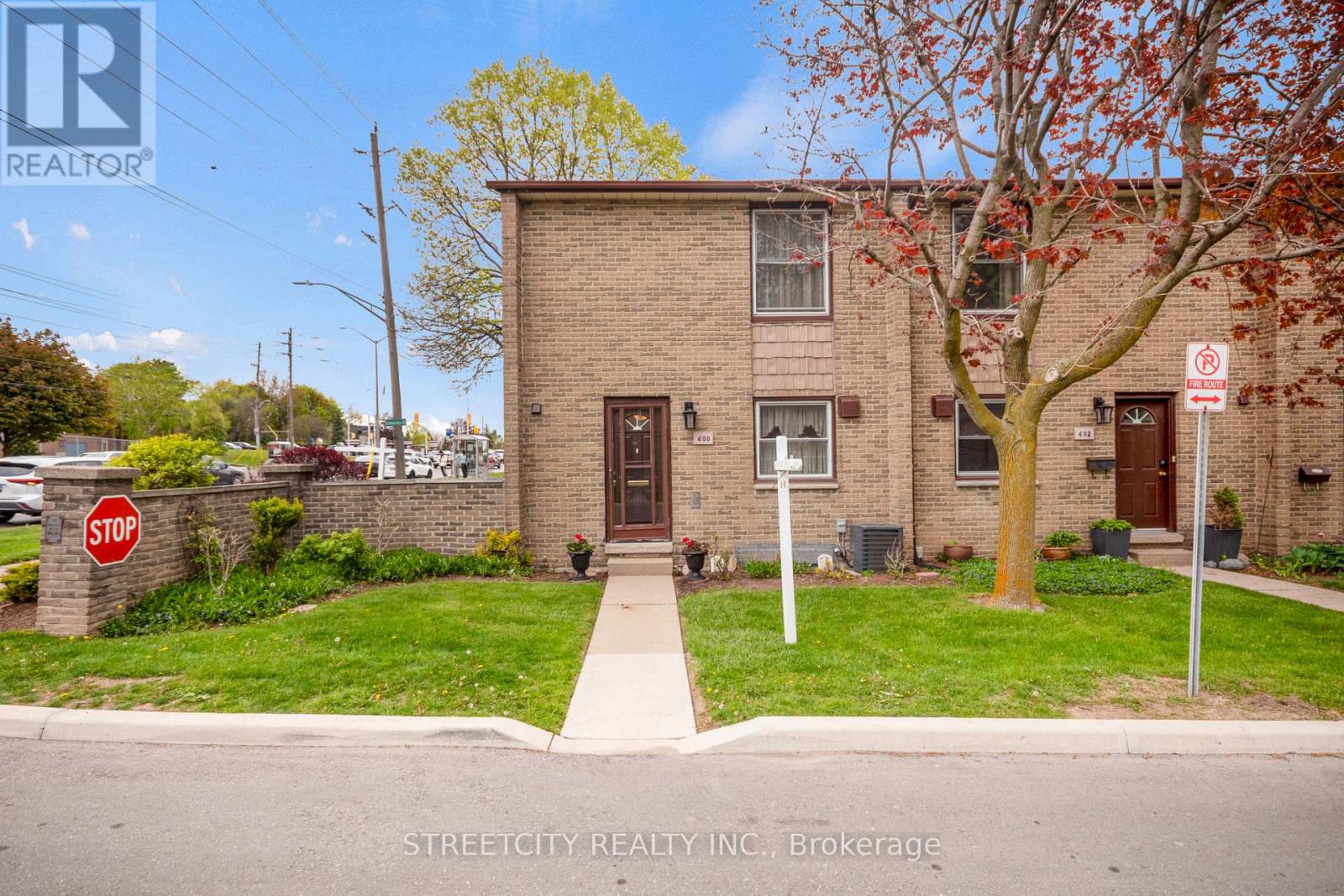 600 WONDERLAND ROAD S