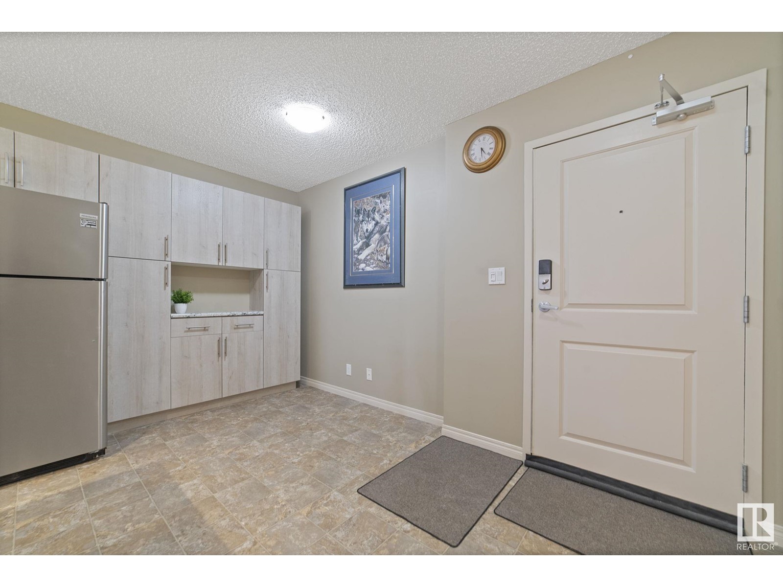 #216 105 Ambleside Drive SW