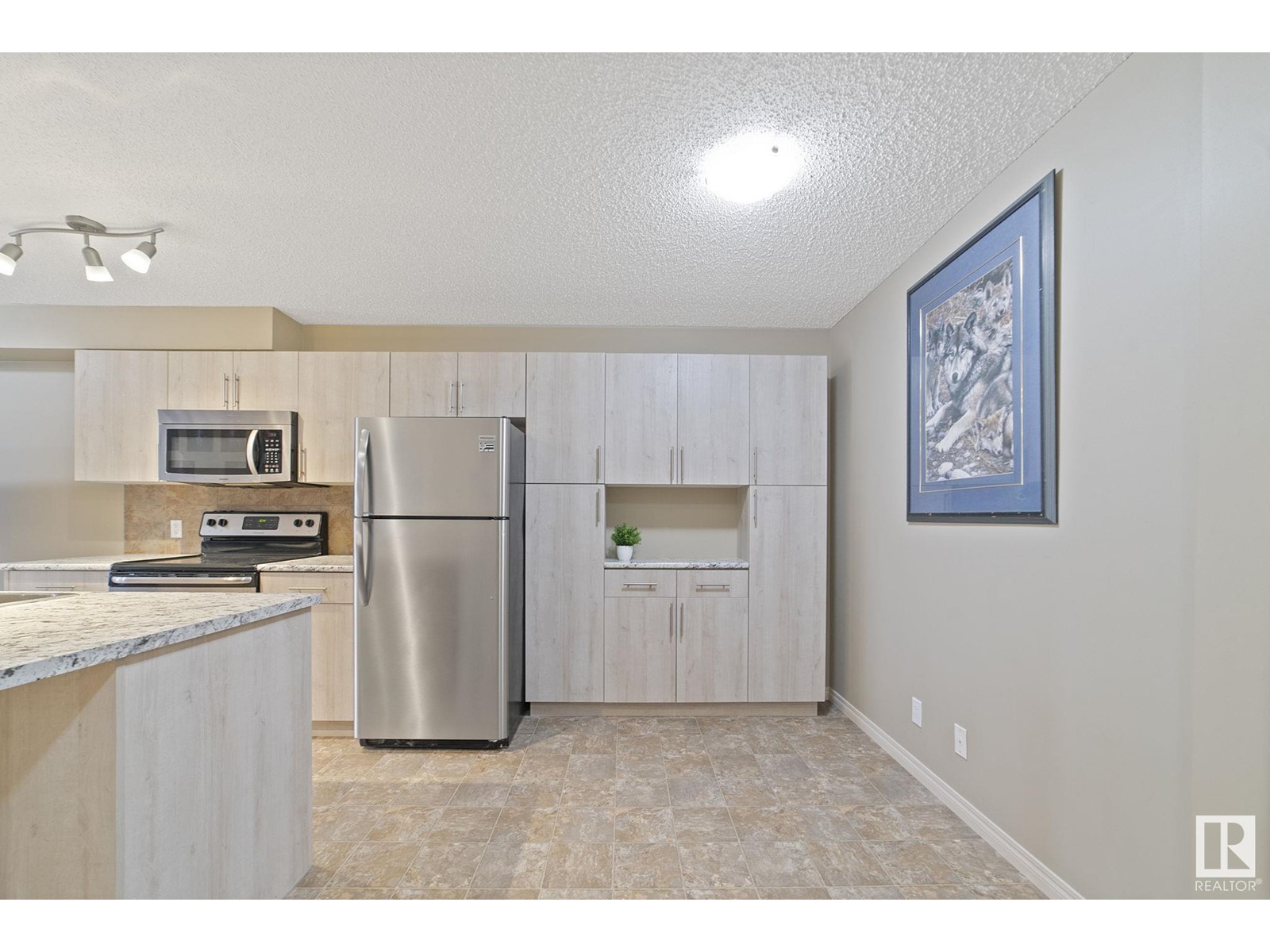 #216 105 Ambleside Drive SW