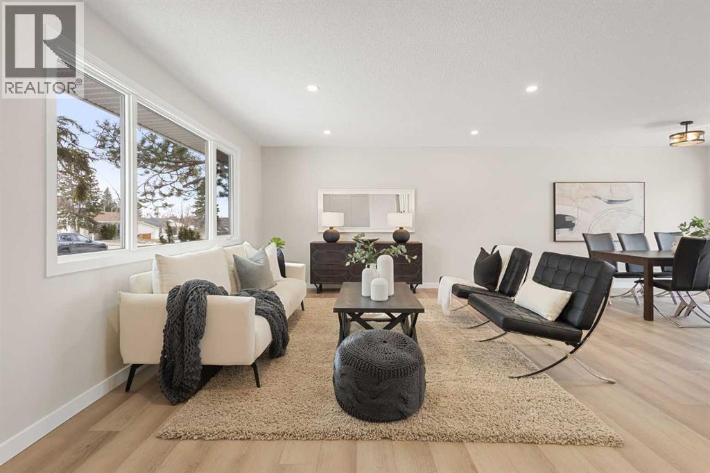 347 Queensland Drive SE