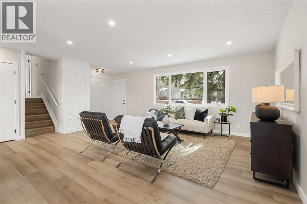 347 Queensland Drive SE