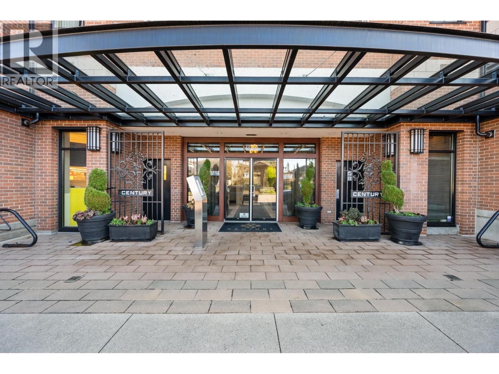 409 4550 FRASER STREET