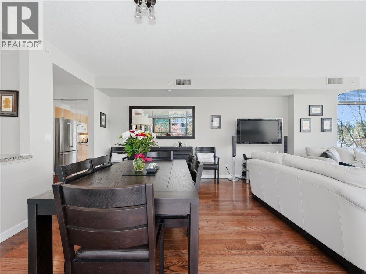 202 1790 BAYSHORE DRIVE