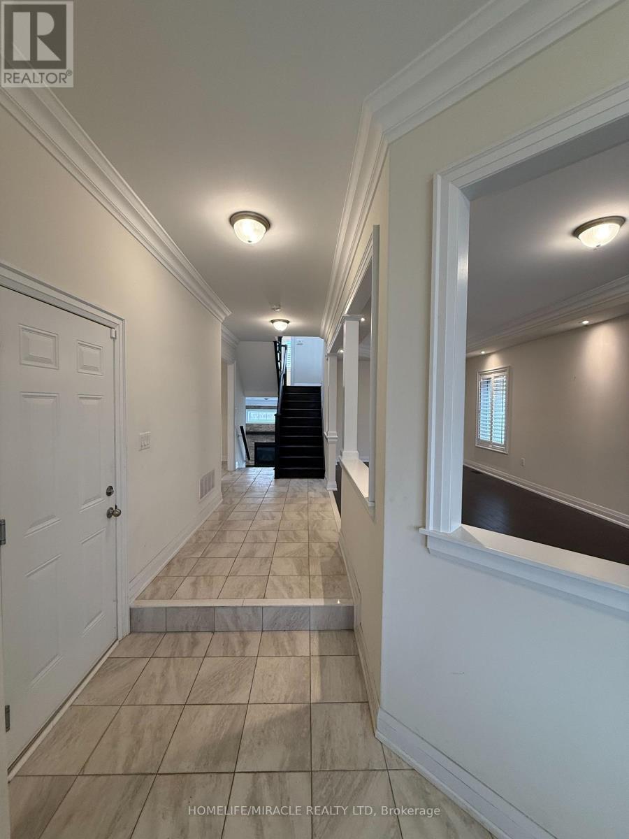 697 AUDLEY ROAD S