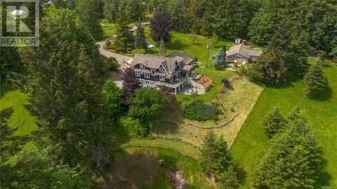 3809/3811 Scarpe Rd Duncan BC V9L6E9