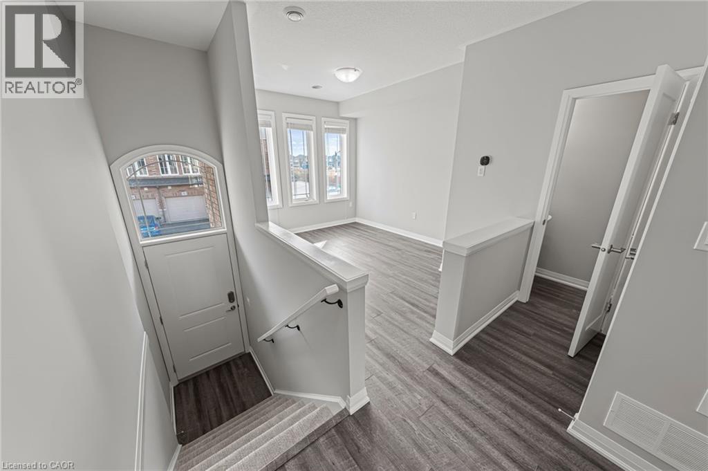 53 AQUARIUS Crescent